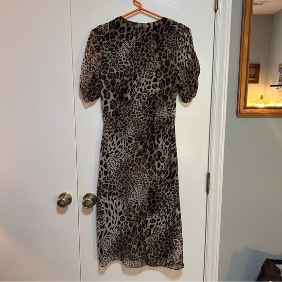 ASTR The Label Leopard Cheetah Print Ruched V-Neck Midi Dress - Picture 5 of 7